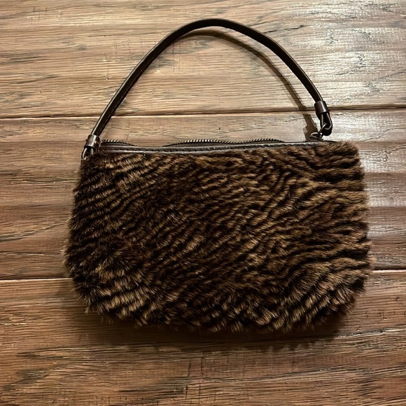 Patricia Nash Fine Italian Sherpa Wristlet - Picture 3 of 5